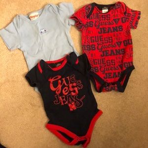 3 newborn onesies